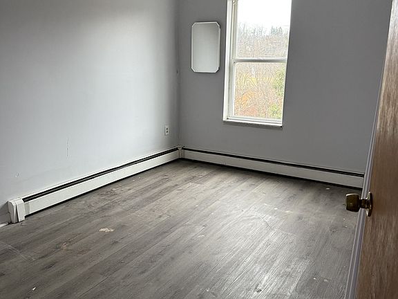 2nd image of 204 Minooka St