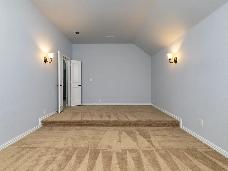 305 Dorset Ct — Photo 15