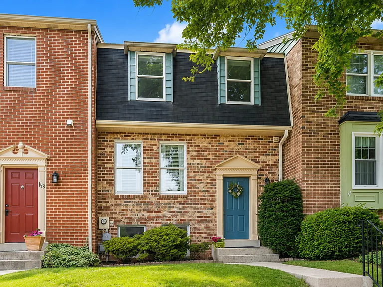 116 Smithfield Ct — Photo 1