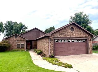 504 Shannon Rd, Ponca City, OK 74601