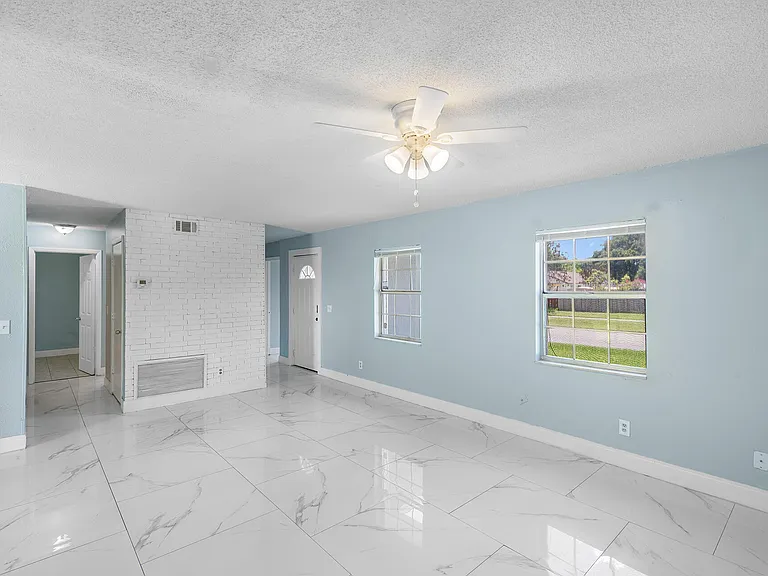 2137 San Jose Blvd — Photo 6