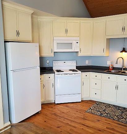 Kitchen area. Appliances are less than 2 years old.