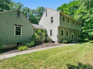 550 Nut Plains Rd, Guilford, CT 06437