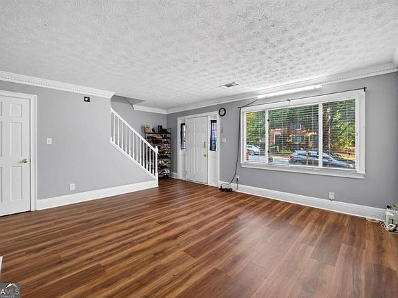3rd image of 6094 Queen Anne Ct