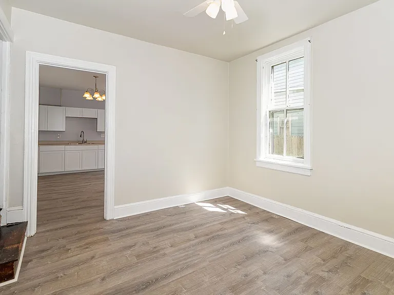 517 N Pitt St — Photo 11