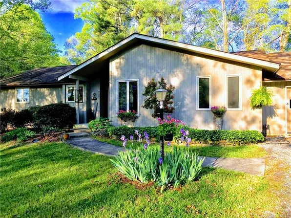 4132 Haywood Rd, Mills River, NC 28759