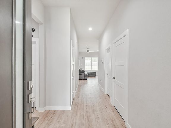 5th image of 14226 Lake Lodge Dr