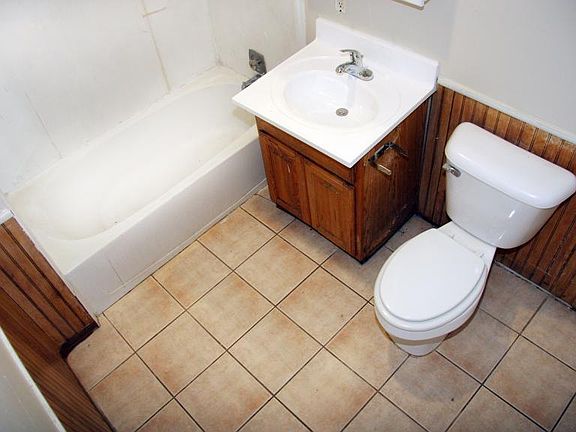 5th image of 287 Sidney St E #1