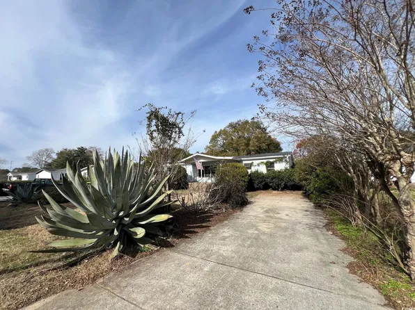 748 Nelson Dr., Murrells Inlet, SC 29576