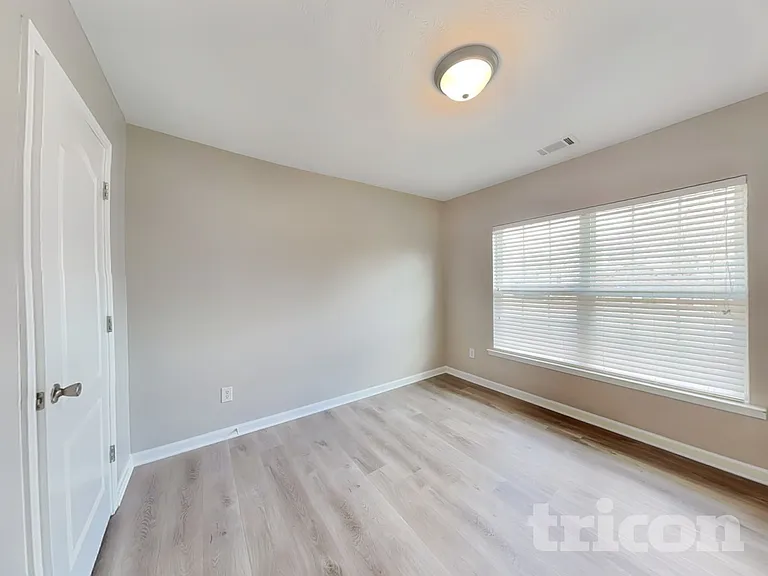 1289 Avington Glen Dr — Photo 12