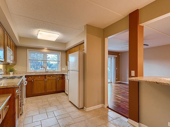 5th image of 720 Creekside Dr Unit 108B