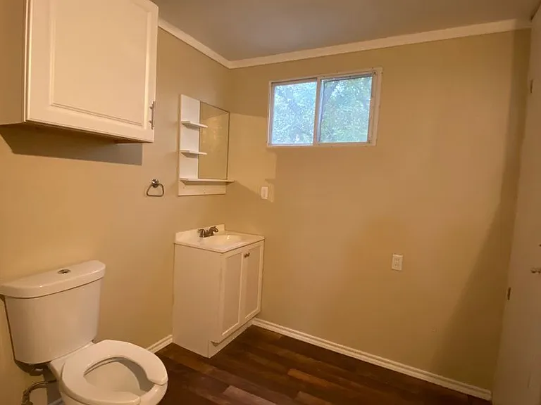 403 Pedernales St — Photo 12