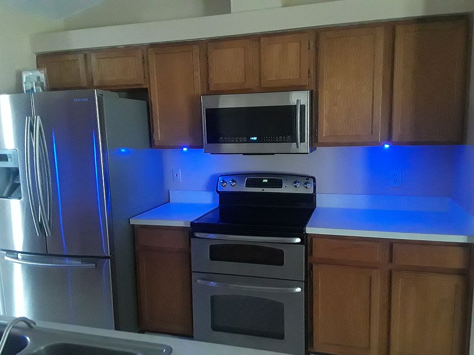 ligting accent under cabinet