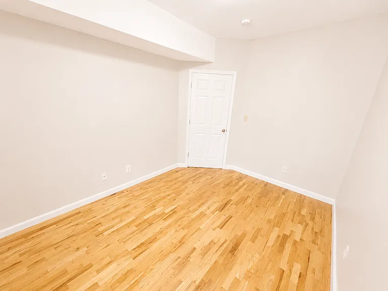 137 Pennsylvania Ave #3 — Photo 9