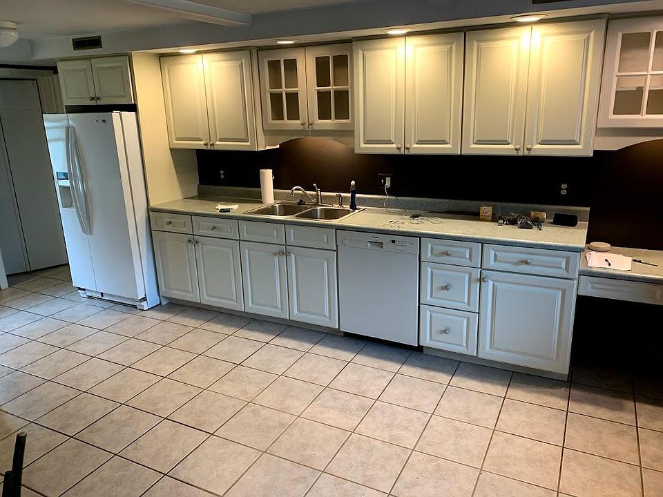 1st image of 101 Beech St #101