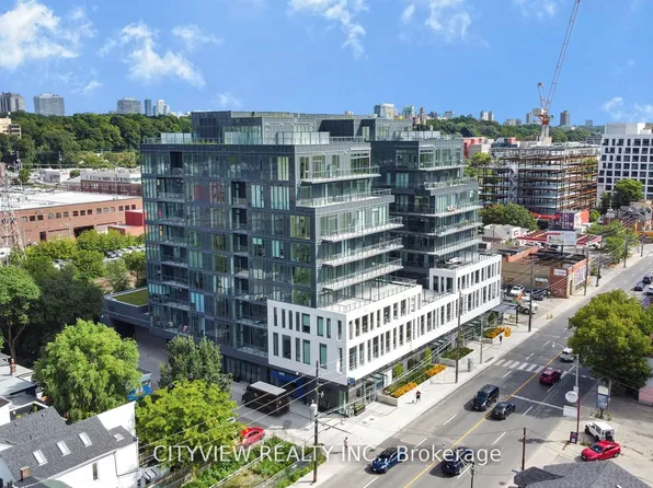 500 Dupont St #Penthouse 13, Toronto, ON M6G 0B8