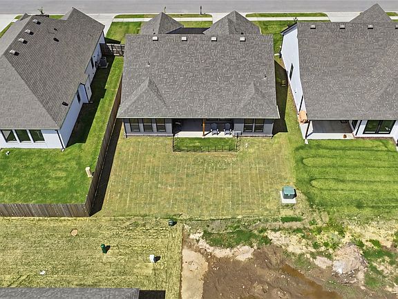 5th image of 4505 W Union St
