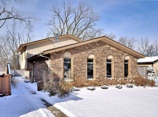 566 N Walnut St, Elmhurst, IL 60126