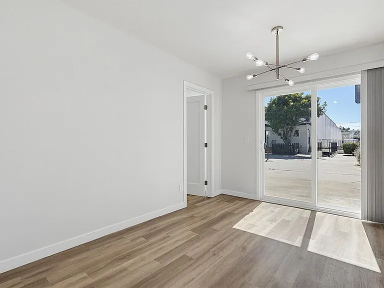 25829 Viana — Photo 34