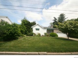 10 Tyler Pl, White Plains, NY 10603