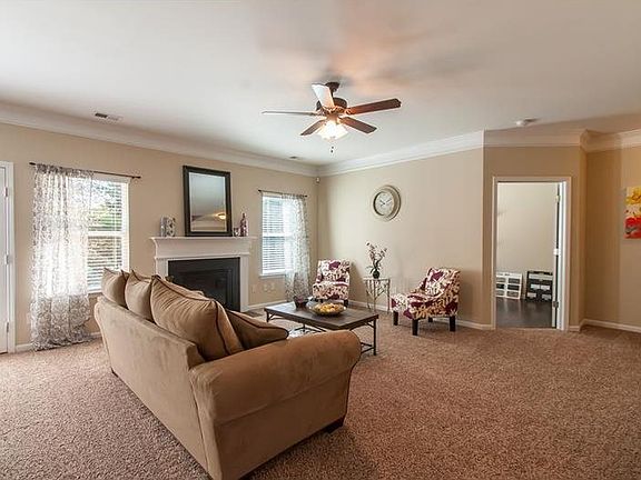 3rd image of 20 Stately Oaks Dr