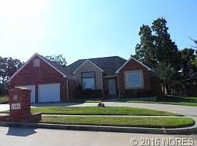 1st image of 404 Edgewood Dr