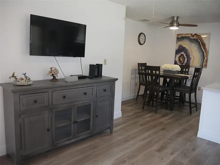 6165 Chesham Dr #5 — Photo 9