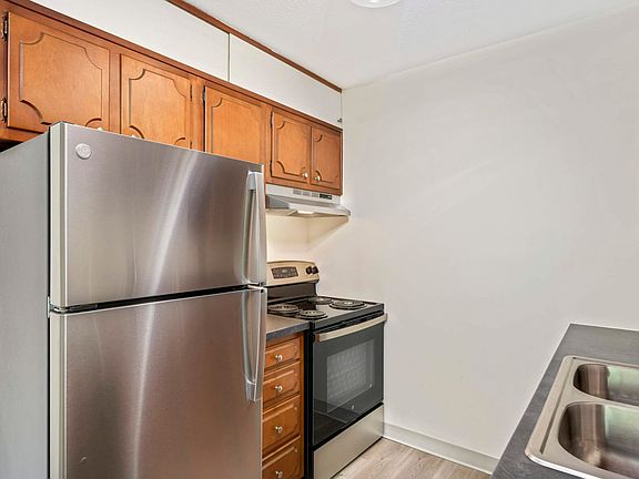 4th image of 3135 Dupont Ave S APT 11