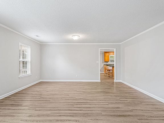 3rd image of 5580 Dwight Dr