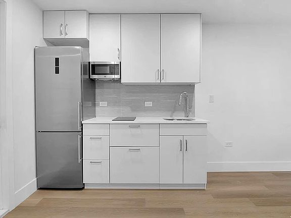 4th image of 21 Polhemus Pl APT 3F