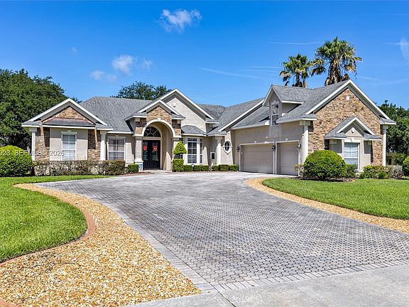 5th image of 330 Glen Club Dr