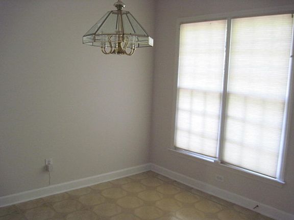 5th image of 1313 Hillside Dr