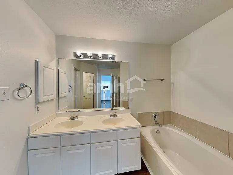 3631 Barkers Crossing Ave — Photo 19
