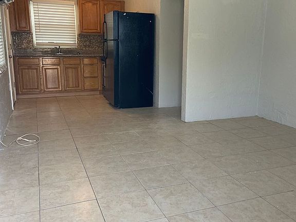 2nd image of 1006 Vine Ave #1008