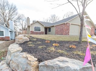 3909 Willshire Dr, Lawrence, KS 66049