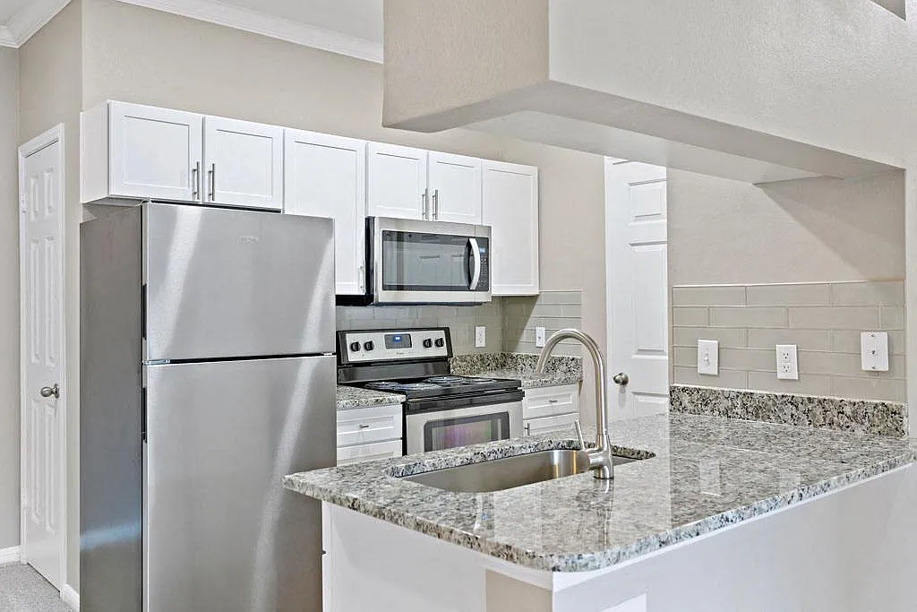 Ventana Oaks Apartments — Photo 1