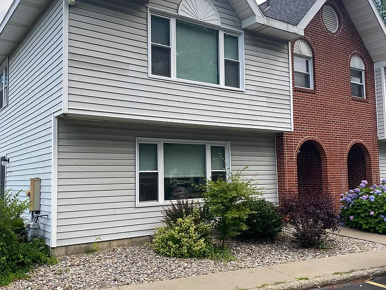 45 Rapp Rd #13 — Photo 16