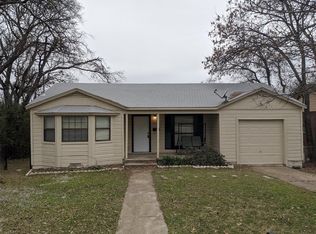511 NE 5th St, Grand Prairie, TX 75050