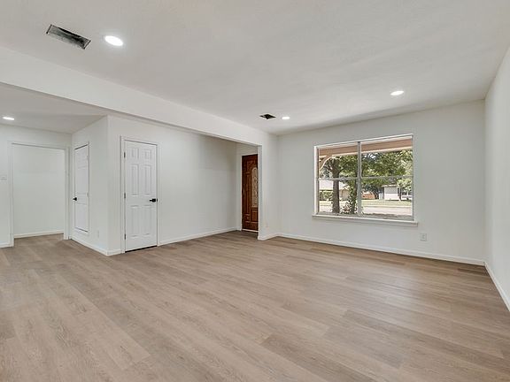 5th image of 13312 Roaring Springs Ln