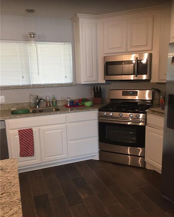 2nd image of 909 Aspen Dr