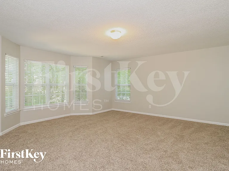 944 Highland Glen Rd — Photo 10