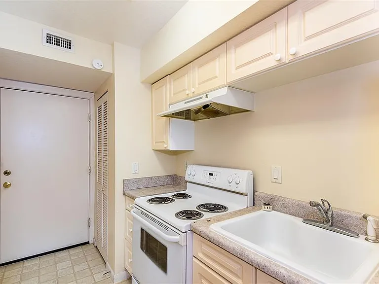 22302 Vick St #212 — Photo 8