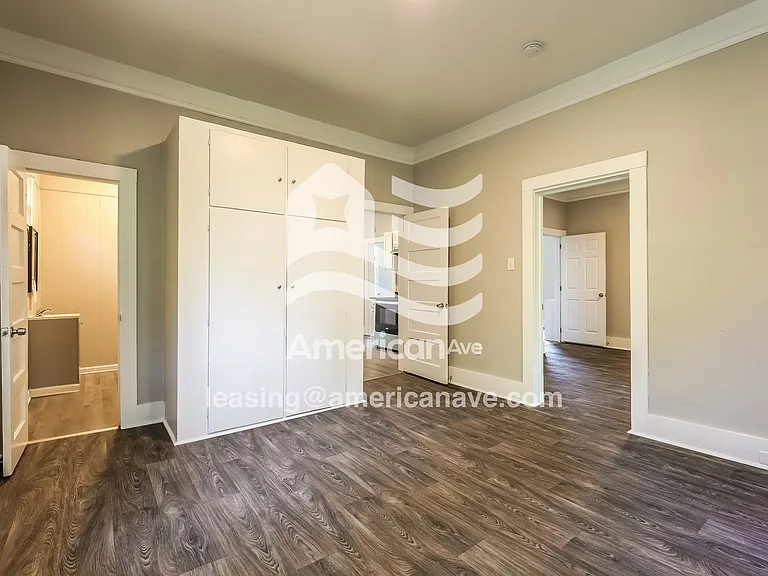 1643599_008_main_bedroom_9.jpg