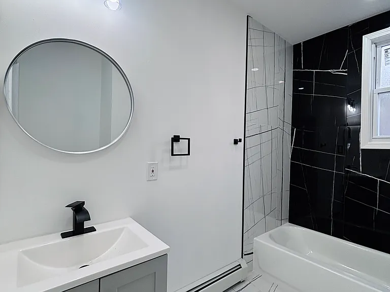 48 N York St #1R — Photo 1