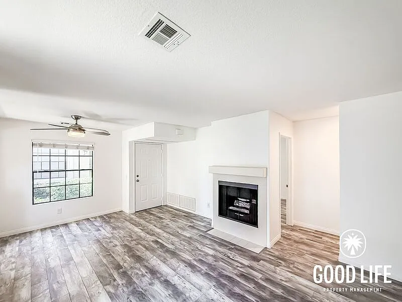2 bed, 2.0 bath, 881 sqft, $2,900 — Photo 3