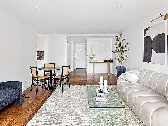 2nd image of 10 W 15th St APT 1214