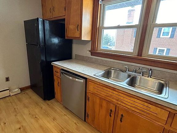 4th image of 7416 Barnette Ave