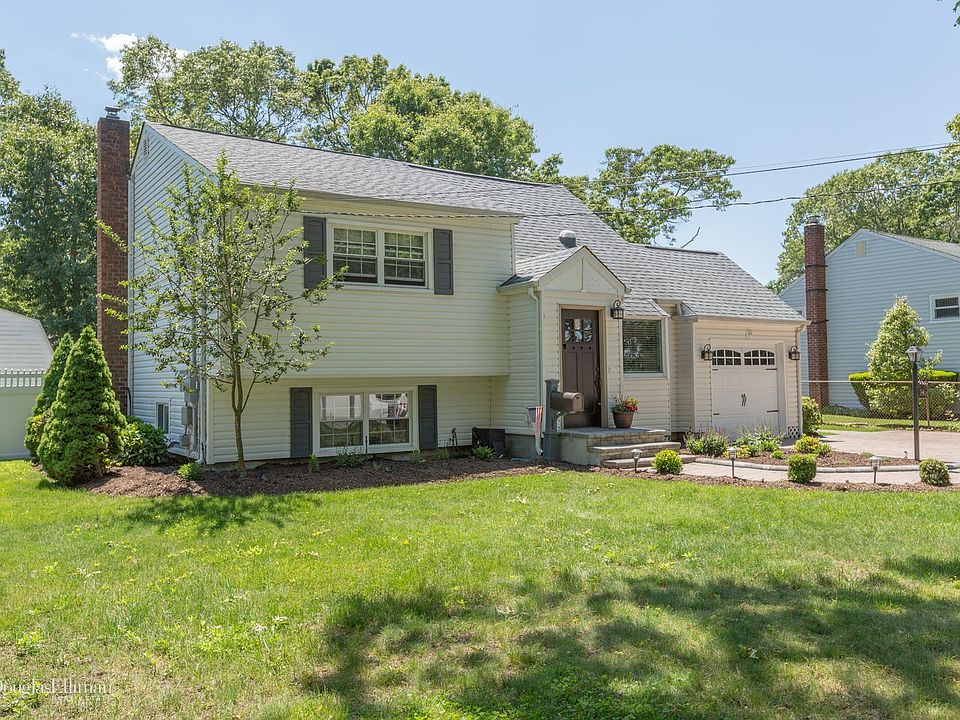 146 Timberpoint Rd, East Islip, NY 11730 Zillow