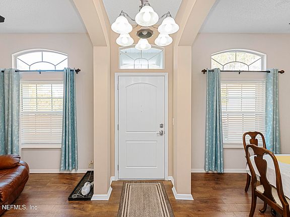 3rd image of 809 SOUTHERN BELLE Drive E