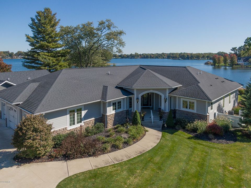 285 Lakeshore-301
